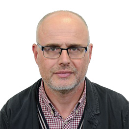 Headshot of engineer Darren Lumbroso