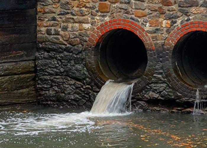 image of flow coming out of a brick combiner sewer