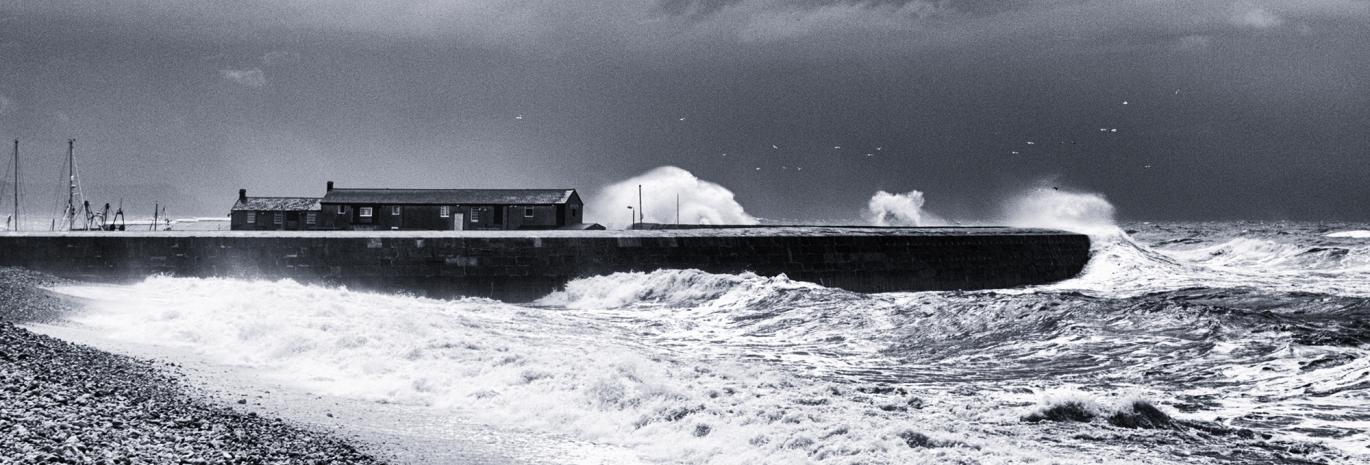 Overtopping at the Cobb Lyme Regis