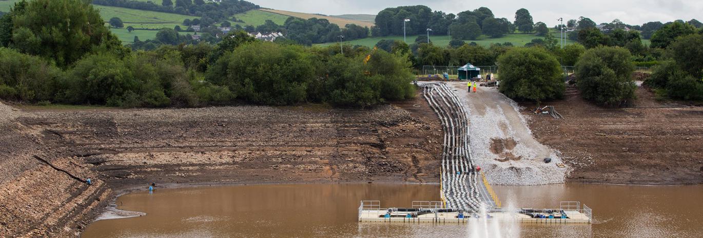 breach in Toddbrook reservoir