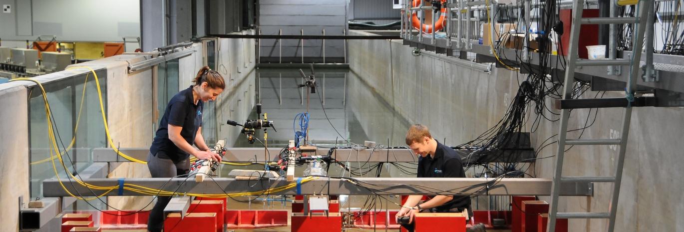 Tsunami generator research at HR Wallingford