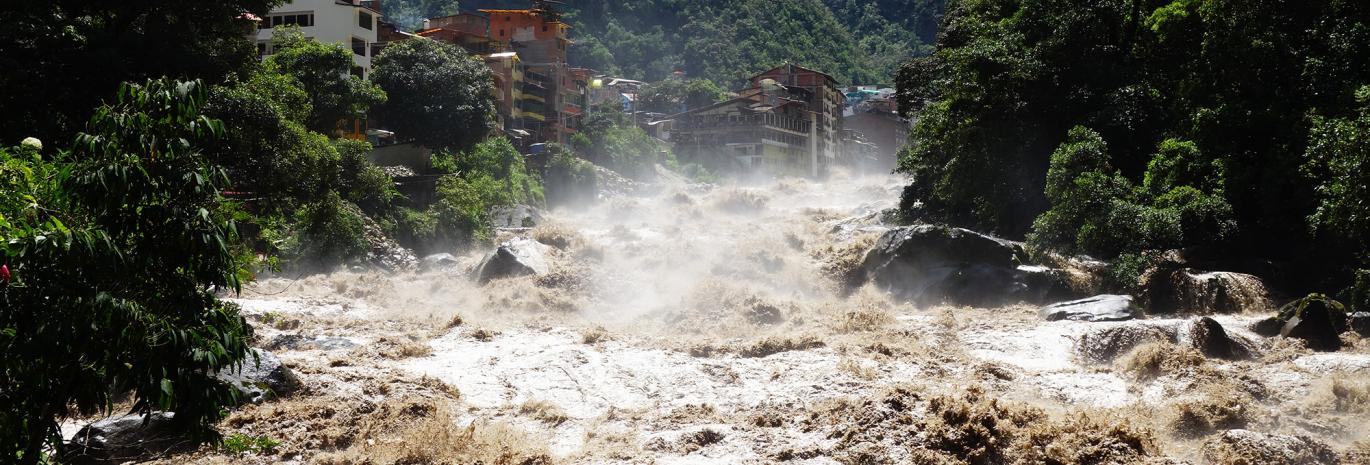River floods in Peru city